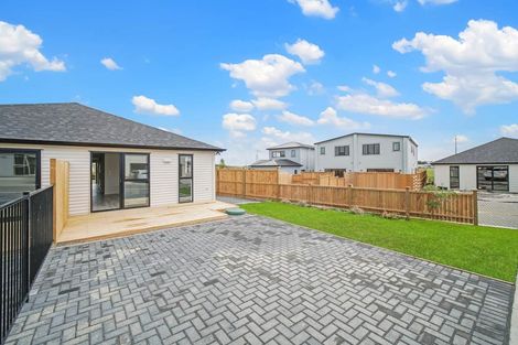 Photo of property in 6 Rorotu Avenue, Karaka, Papakura, 2113