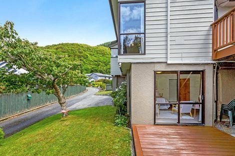 Photo of property in 70 Peterhouse Street, Tawa, Wellington, 5028