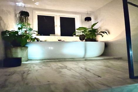 Photo of property in 50 Great North Road, Riverhead, 0820