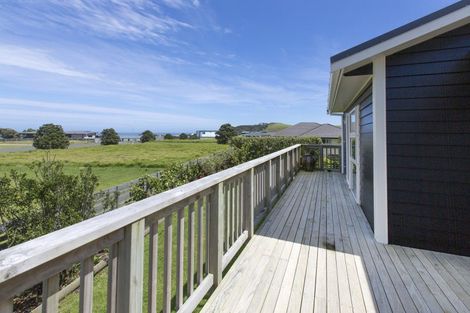 Photo of property in 3 Tua Tua Place, Baylys Beach, Dargaville, 0377