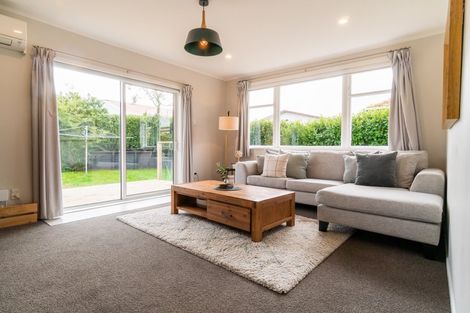 Photo of property in 4 Sasanof View, Ascot Park, Porirua, 5024