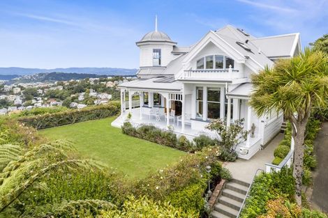 Photo of property in 25 Fairview Crescent, Kelburn, Wellington, 6012