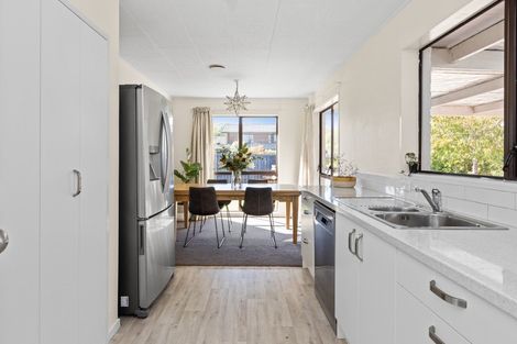 Photo of property in 36 James Cook Street, Havelock North, 4130