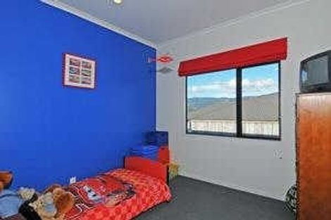 Photo of property in 9a Ormrod Grove, Riverstone Terraces, Upper Hutt, 5018