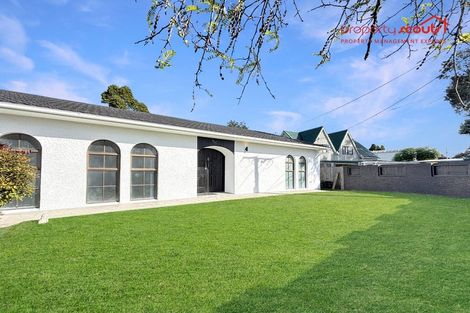 Photo of property in 2/78 Rangatira Road, Beach Haven, Auckland, 0626