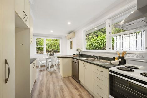 Photo of property in 83 Beazley Avenue, Paparangi, Wellington, 6037