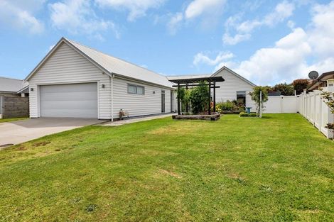 Photo of property in 68 Stace Hopper Drive, One Tree Point, 0118