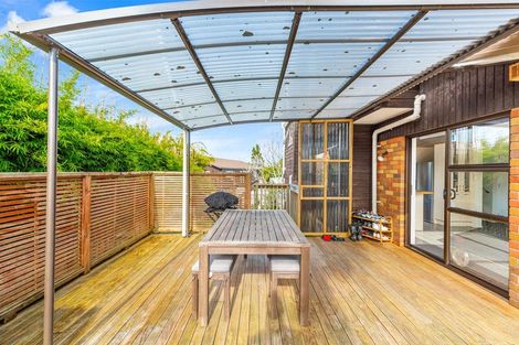 Photo of property in 9 Seagrove Road, West Harbour, Auckland, 0618