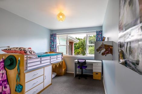 Photo of property in 9 Raroa Terrace, Waiatarua, Auckland, 0604