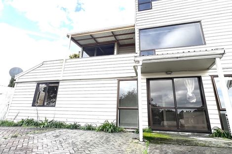 Photo of property in 22 Goodwood Drive, Goodwood Heights, Auckland, 2105