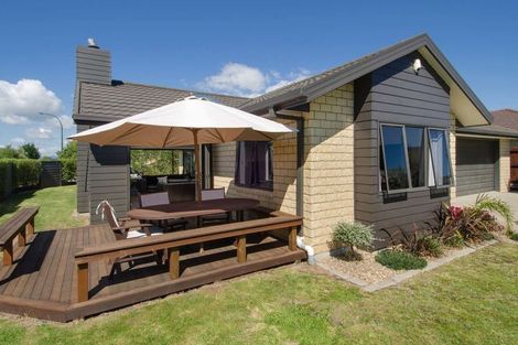 Photo of property in 2 Shaun Close, Papamoa Beach, Papamoa, 3118