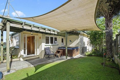 Photo of property in 17 Howden Street, Waiuku, 2123