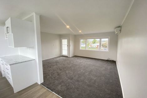 Photo of property in 8 Lendic Avenue, Henderson, Auckland, 0612