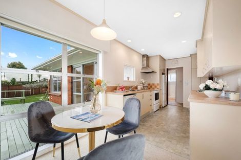 Photo of property in 4 The Anchorage, Sunnyhills, Auckland, 2010