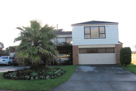 Photo of property in 11 Tadley Court, Goodwood Heights, Auckland, 2105