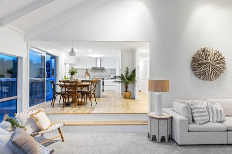 Photo of property in 70 Bay Vista Drive, Red Beach, 0932