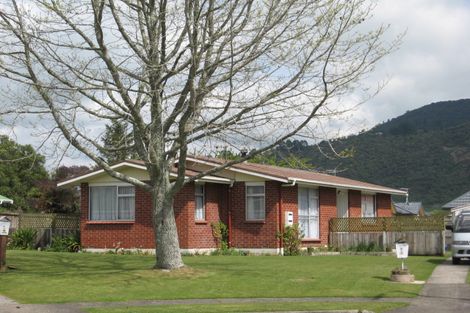 Photo of property in 8 Virgo Place, Kawaha Point, Rotorua, 3010