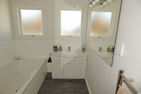 Photo of property in 3 George Street, Pleasant Point, 7903