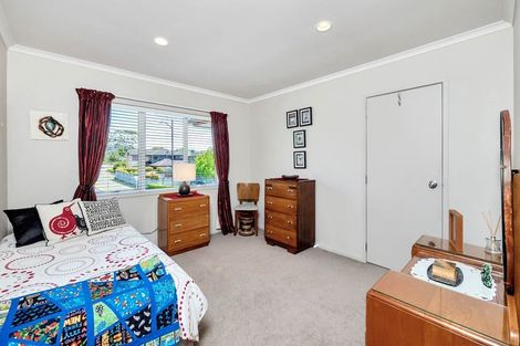 Photo of property in 6 Fairford Avenue, Henderson, Auckland, 0612
