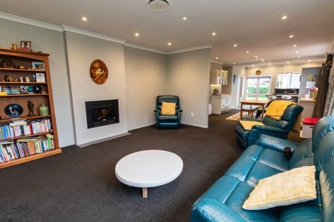 Photo of property in 8 Melvill Grove, Waterloo, Lower Hutt, 5011