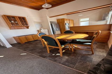 Photo of property in 5 Gilbert Street, New Plymouth, 4310