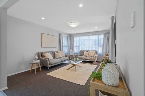 Photo of property in 13 Roswell Place, Islington, Christchurch, 8042