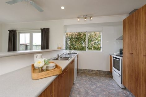 Photo of property in 32 Rutherford Drive, Waikanae Beach, Waikanae, 5036