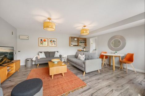 Photo of property in 8b Minaret Ridge, Wanaka, 9305