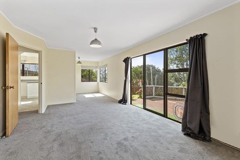 Photo of property in 2/19 Marcel Place, Glenfield, Auckland, 0629