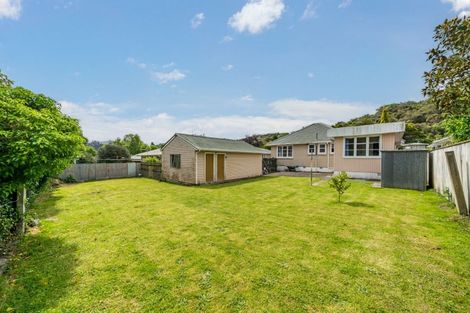 Photo of property in 36 Horoeka Street, Stokes Valley, Lower Hutt, 5019