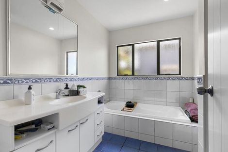 Photo of property in 44 Bannings Way, Hobsonville, Auckland, 0618