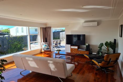 Photo of property in 286a Rangatira Road, Beach Haven, Auckland, 0626