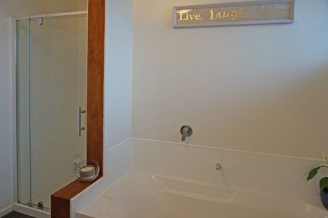 Photo of property in 61 Mauchline Street, Wallacetown, 9816