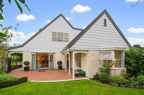 Photo of property in 5 Patterson Grove, Waikanae, 5036