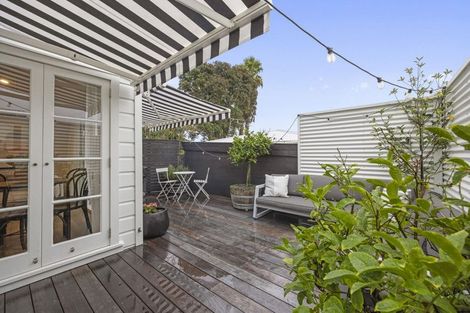 Photo of property in 251a Courtenay Street, Strandon, New Plymouth, 4312