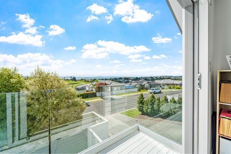 Photo of property in 9 Ruth Craig Place, Stanmore Bay, Whangaparaoa, 0932