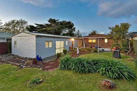 Photo of property in 8 Lloyd Avenue, Papatoetoe, Auckland, 2025