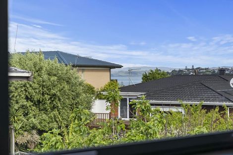 Photo of property in 24 Gulf Crest, Bucklands Beach, Auckland, 2012
