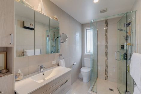 Photo of property in 2/3 Lansbury Avenue, Strowan, Christchurch, 8052