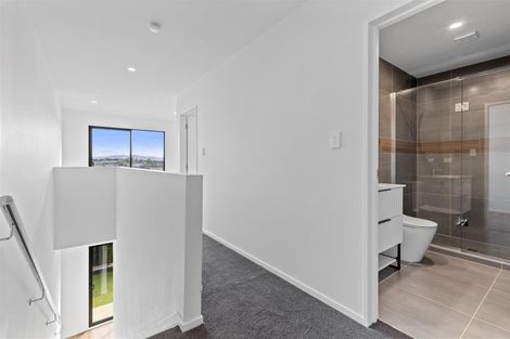 Photo of property in 47 Whare Kauri Road, Papakura, 2110