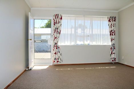 Photo of property in 6 Kiwi Court, Roslyn, Palmerston North, 4414