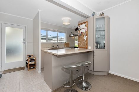 Photo of property in 2 Morrow Avenue, St Andrews, Hamilton, 3200