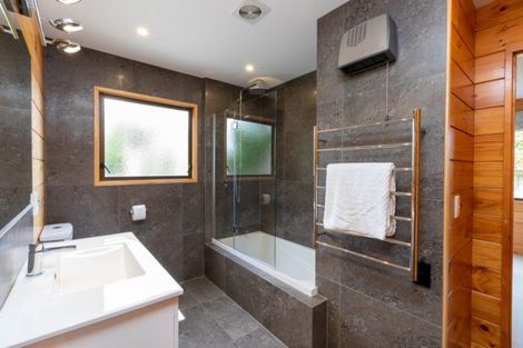 Photo of property in 13 Pine Ridge Terrace, Waikanae Beach, Waikanae, 5036