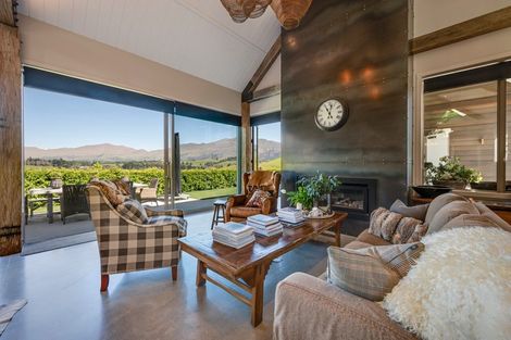 Photo of property in 92 Threepwood Road, Lake Hayes, Queenstown, 9371