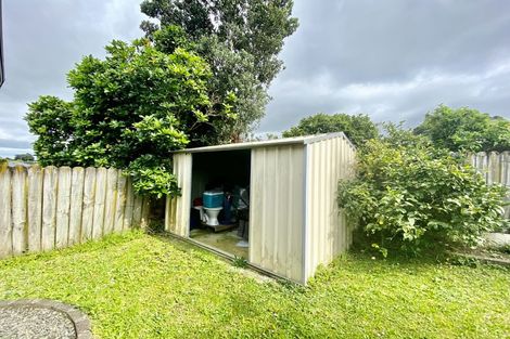 Photo of property in 16 Glenveagh Park Drive, Weymouth, Auckland, 2103