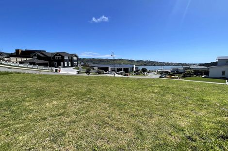 Photo of property in 33 Ken Douglas Drive, Aotea, Porirua, 5024