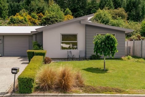 Photo of property in 26 Harrys Close, Arthurs Point, Queenstown, 9371