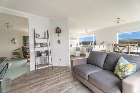 Photo of property in 9 Chastudon Place, Tawa, Wellington, 5028