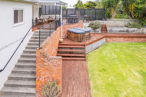 Photo of property in 8a Bristow Street, Saint Johns Hill, Whanganui, 4501