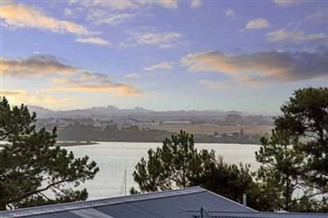 Photo of property in 9 The Knoll, Greenhithe, Auckland, 0632